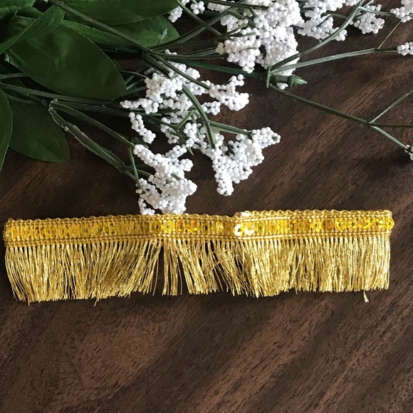 🆕✨Gold Fringe Fabric Choker✨ - Picture 2 of 7
